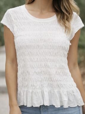 We The Free White Smocked Ruffle-Hem Short Sleeve Tee sz Small